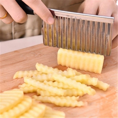 Edelstahl-Knipselschneid ideal für wellenförmig geschnittenes Gemüse und Kartoffeln in der Küche