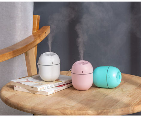 Zuhause Farbiger Schlafzimmerbefeuchter mit ätherischen Ölen, Aromatherapie und LED-Leuchten