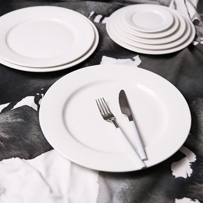Vorratene weiße Keramik-Dinnerplatten für Restaurant-Hotel-Dinnerware-Sammlung
