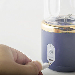 Portable Frucht- und Gemüsewerkzeuge Elektrische Saftbecher für Smoothies 40W USB wiederaufladbar
