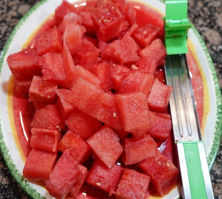 Stockierte Edelstahl-Wassermelonen-Schneider-Schneider-Schneider für erfrischende Saftwürfel