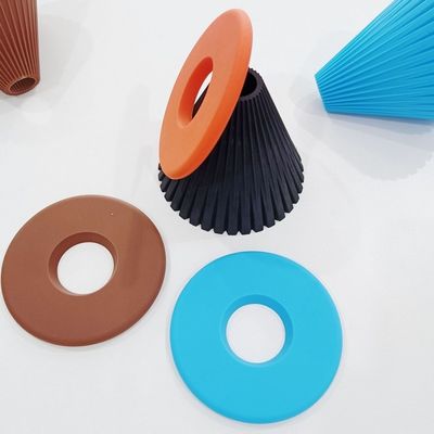 Modernes Design Silikon-Kaffeematten mit wiederverwendbarem Trichterfilter und einklappbarem Tropfstoff