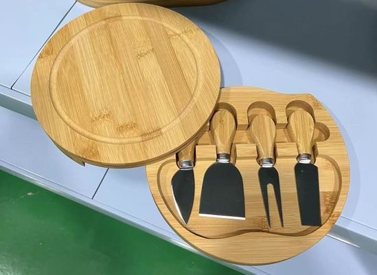 Holz-Pizza-Werkzeuge für langlebige, kundenspezifische Logo-Charcuterie-Tisch in runder Form