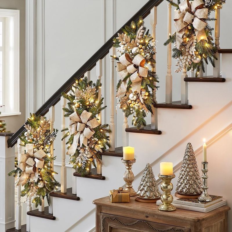 Weihnachtstreppe Gürtel Treppe Dekoration Ornament mit Natur Rattan Kreis OEM ODM